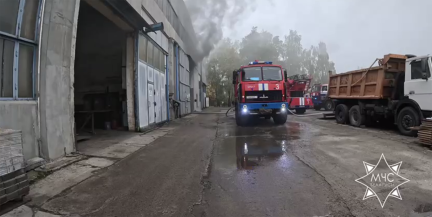 Спасатели ликвидировали пожар в производственном здании в Бресте