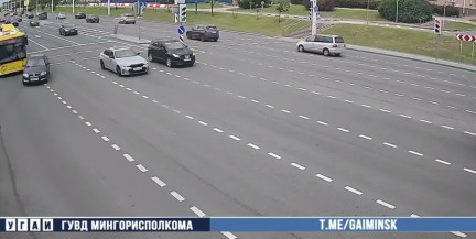Автобус и Nissan столкнулись в Минске на Партизанском проспекте: есть пострадавшие