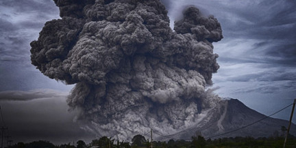 Несколько извержений вулкана Семеру произошло в Индонезии
