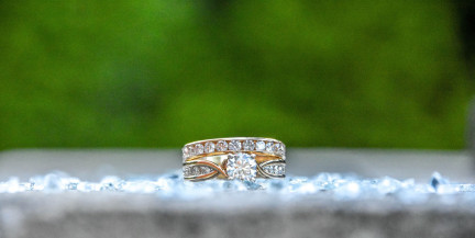 В Польше на свалке нашли бриллианты и драгоценности на 2,2 миллиона рублей