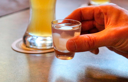 Пьяный минчанин пошел за «добавкой» и устроил погром в магазине