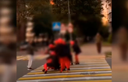 В Бресте девушки устроили фотосессию прямо на зебре – чем все закончилось