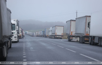 «Есть воздушные шарики, а есть люди». Литовские перевозчики вышли на протест в Вильнюсе