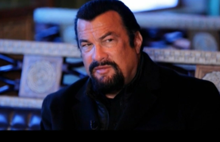 Стивен Сигал признался, что обожает встречать Новый год «по‑русски»