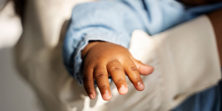 Американская пара подала в суд на клинику ЭКО после рождения темнокожего ребенка