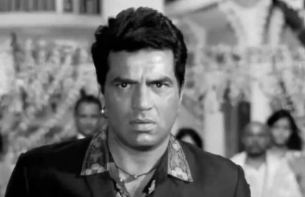 Ушел из жизни индийский актер Дхармендра, звезда «Зиты и Гиты»