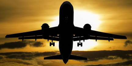 Обнародована причина инцидента с самолетом Ryanair, когда мужчину затянуло в иллюминатор