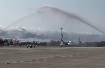 Первый почти за 30 лет: аэропорт Сухума принял самолет из Москвы