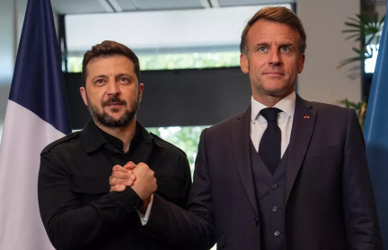 Россия стала фобией для Макрона, заявили в Госдуме