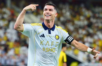 Первым долларовым миллиардером в истории футбола стал Криштиану Роналду