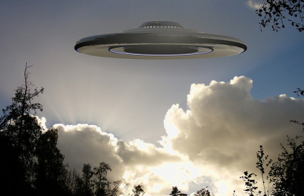 Сестра Ким Кардашьян рассказала о встрече с НЛО