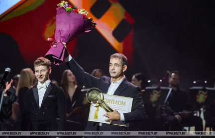 Дмитрий Певцов получил спецприз Президента Беларуси на фестивале «Лістапад»