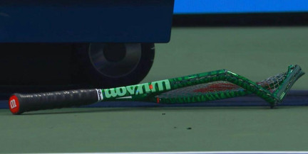 Арина Соболенко оштрафована на $7500 за разбитую ракетку в финале US Open