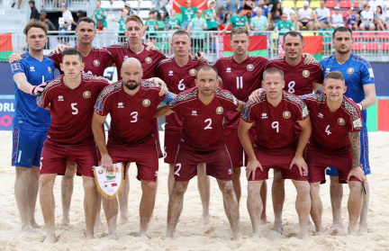 Президент НОК Беларуси Виктор Лукашенко поздравил национальную сборную по пляжному футболу с серебряной наградой чемпионата мира