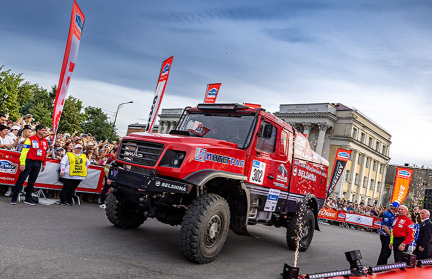 Экипаж Вязовича на ралли «Шелковый путь» потерял шансы на победу: узнали подробности
