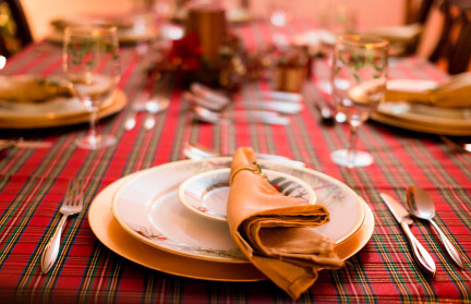 Чем опасен плотный ужин, рассказала диетолог