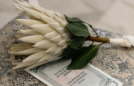 В Добруше невеста выбрала необычный свадебный букет – он вас точно удивит