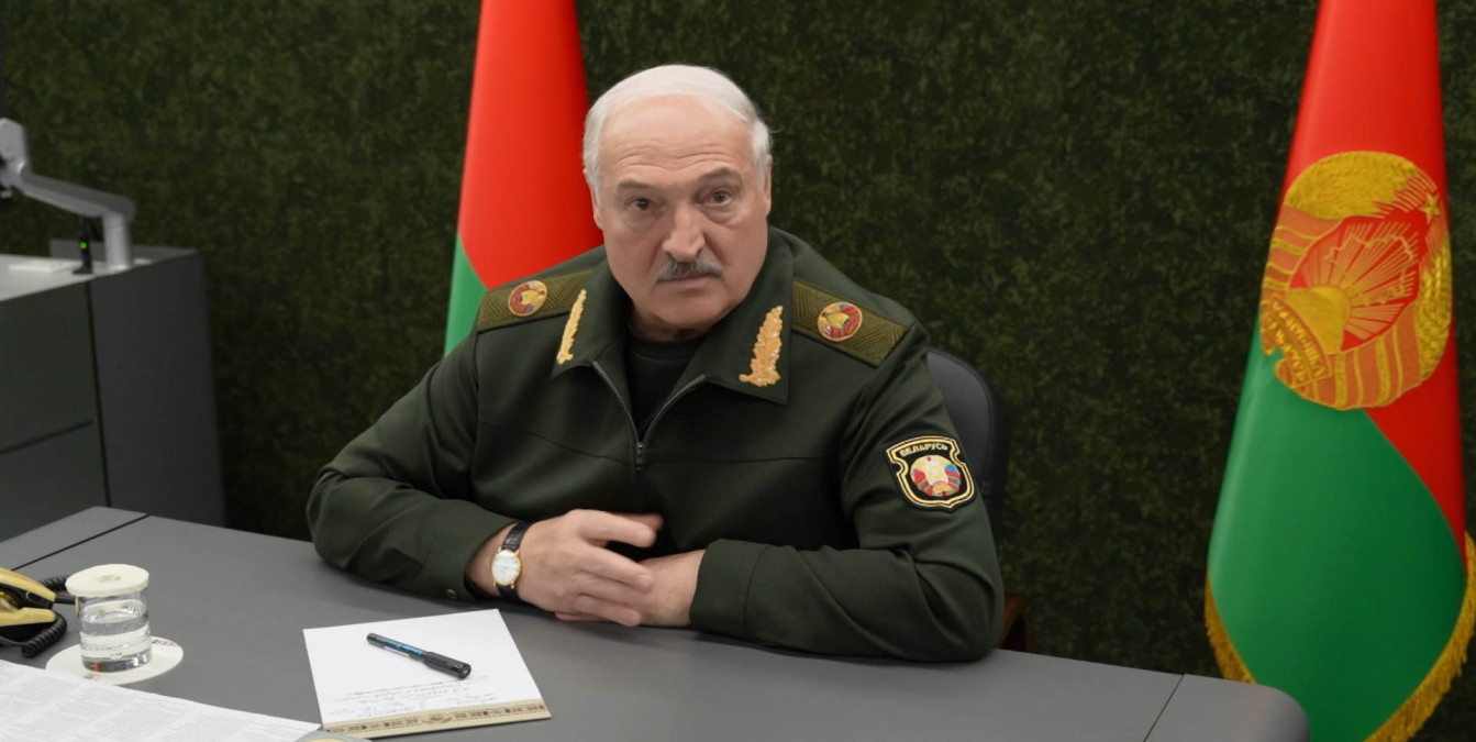 Лукашенко посетил ракетные подразделения в Осиповичском районе и наблюдал за пуском ракет «Искандером-М»
