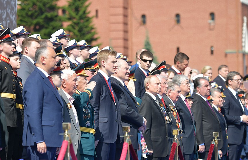 Лукашенко посетил парад Победы в Москве