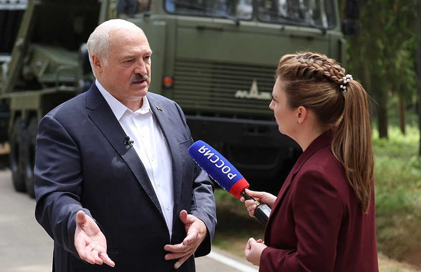 Лукашенко: В Украине мы закончим войну, но дальше очумелые с Запада много проблем создадут // Интервью Президента «России 1»
