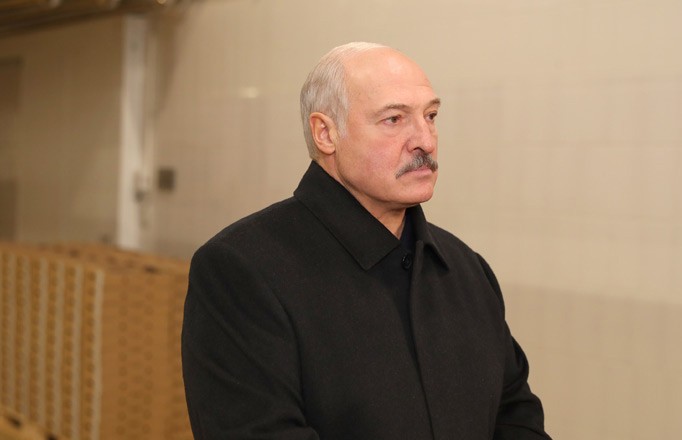 В Беларуси не запрещают массовые мероприятия, но никого туда и не загоняют – Лукашенко