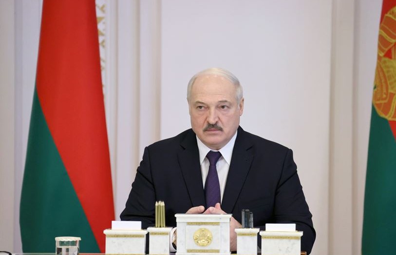 Лукашенко: Если откровенно говорить, то нынешняя Конституция точно «под президента»