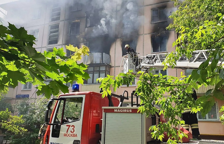 В Москве загорелись четыре квартиры после взрыва газа