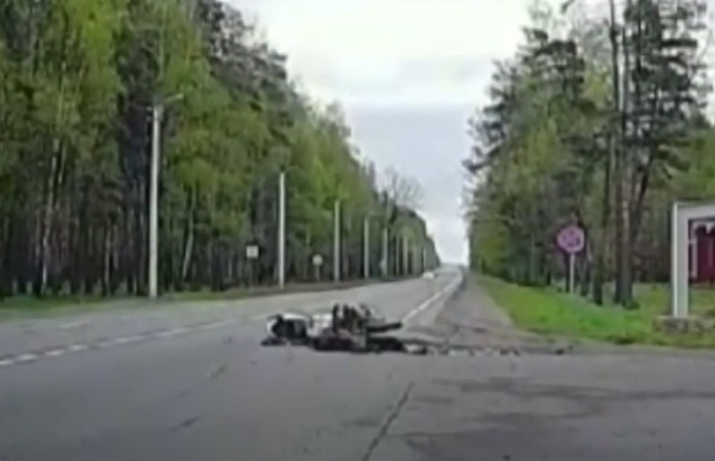 Последние секунды жизни 21-летнего мотоциклиста зафиксировал видеорегистратор