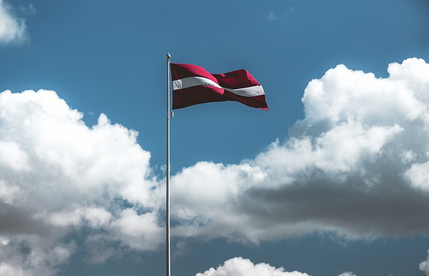 В Латвии с 1 июля вступил в силу закон, разрешающий однополое партнерство