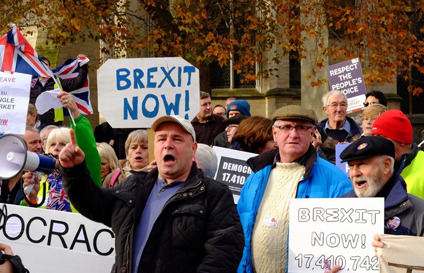Жители Лондона требуют от властей Великобритании более решительно «разводиться» с ЕС