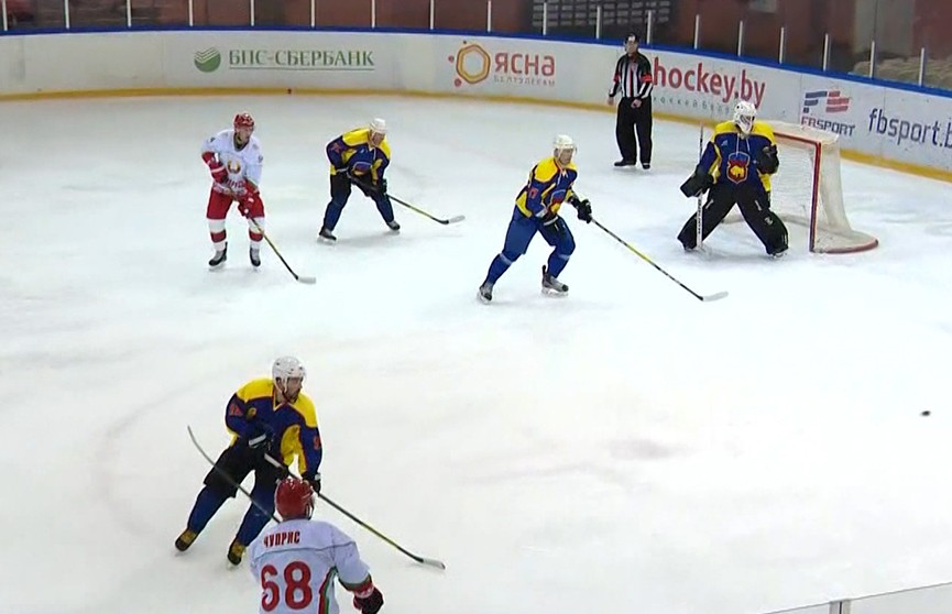 Хоккейная команда Президента Беларуси выиграла групповой этап республиканского турнира среди любителей