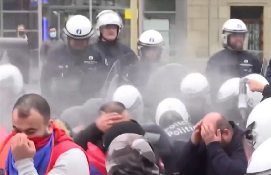 В Париже прошел протест против жестокости полиции