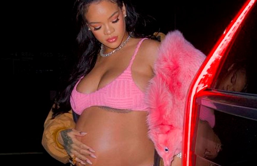 Беременная певица Рианна на животе носит цепочку стоимостью $1,8 млн