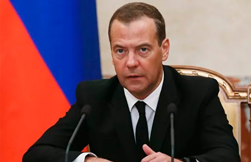 Правительство России в полном составе уходит в отставку