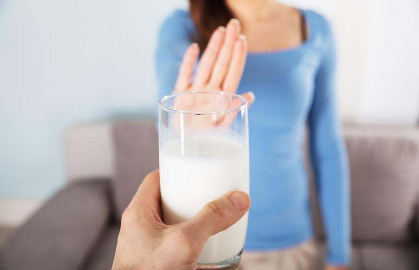 Врач объяснила, почему взрослым нельзя пить молоко и чем его заменить