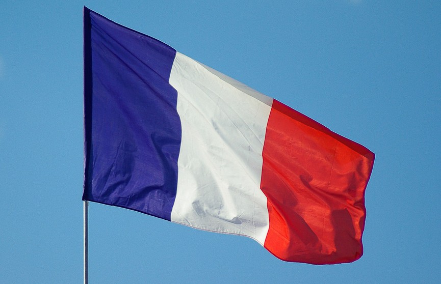Почти 70% французов не одобряют политику Макрона