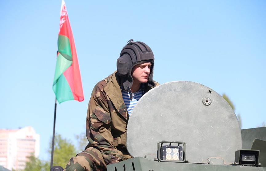 А. Лукашенко: Если надо будет отвести где-то войска - отводите