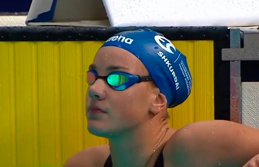 Анастасия Шкурдай завоевала второе золото юниорском ЧЕ по плаванию в Казани