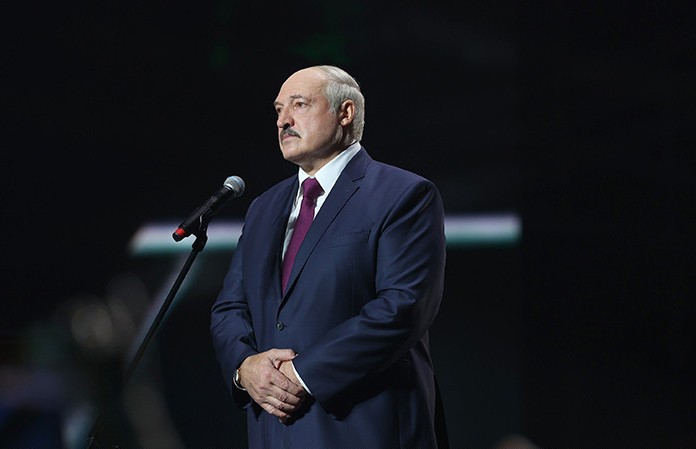 Лукашенко: Мы вынуждены закрыть государственную границу с Литвой и Польшей и усилить с Украиной