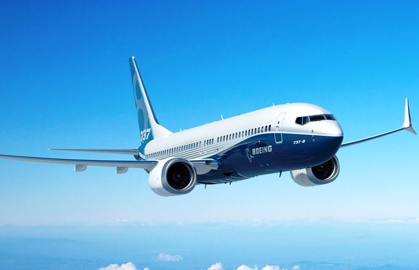 Boeing 737 MAX совершил аварийную посадку в США