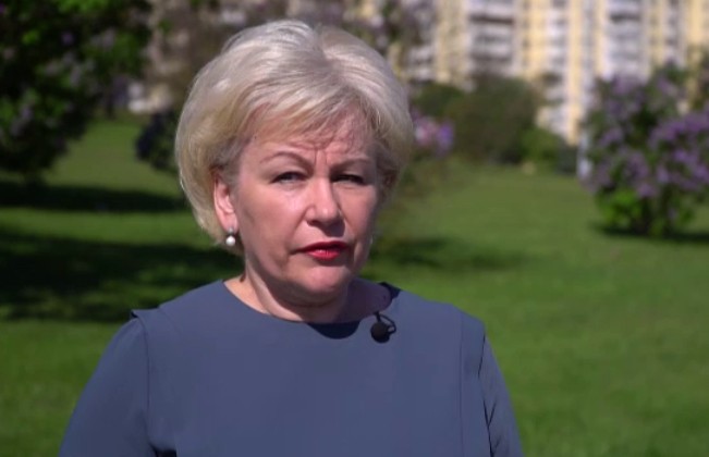 О том, как современной женщине совмещать карьеру и материнство, рассказала министр труда и соцзащиты Беларуси