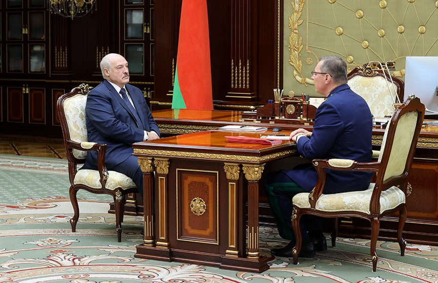 Лукашенко: На примере Литвы видно – они нас душат и требуют, чтобы на последнем вздохе мы их защищали