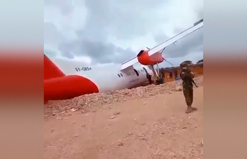 Пассажирский самолет потерпел крушение  в Сомали