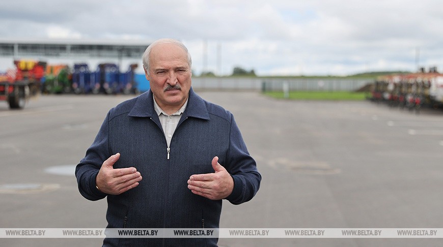 «Людям поможем. Воевать против нас не будут»: Лукашенко рассказал о причинах безвиза для граждан Литвы, Латвии и Польши