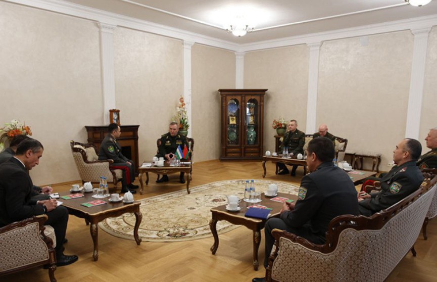 Глава Минобороны Беларуси встретился с начальником Генштаба ВС Узбекистана