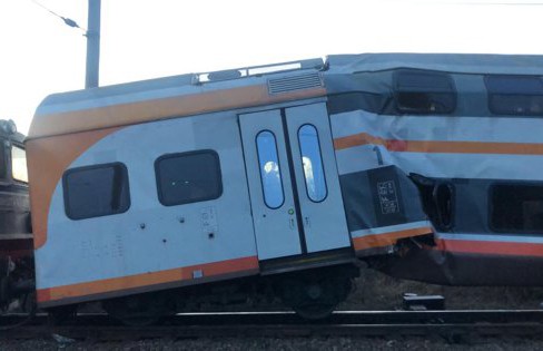 В Румынии столкнулись и сошли с рельсов два поезда, есть пострадавшие