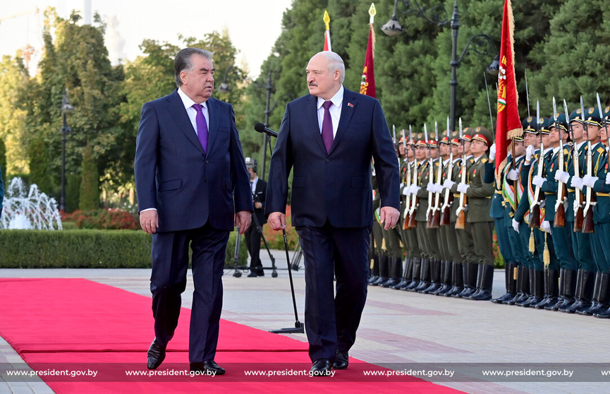 Лукашенко: «С пустыми руками отсюда не возвращаться, и чтобы это было выгодно таджикской стороне!» Официальный визит Президента в Таджикистан