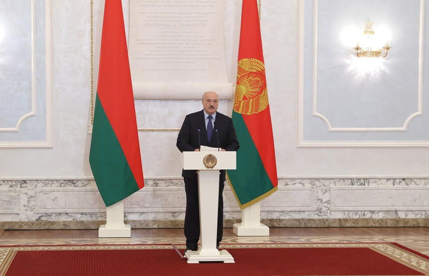 Лукашенко принял верительные грамоты послов 11 государств