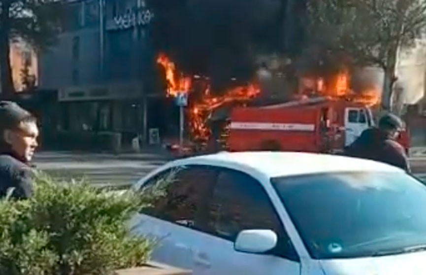 Три взрыва произошли в кафе в центре Бишкека: один человек погиб, 15 пострадали