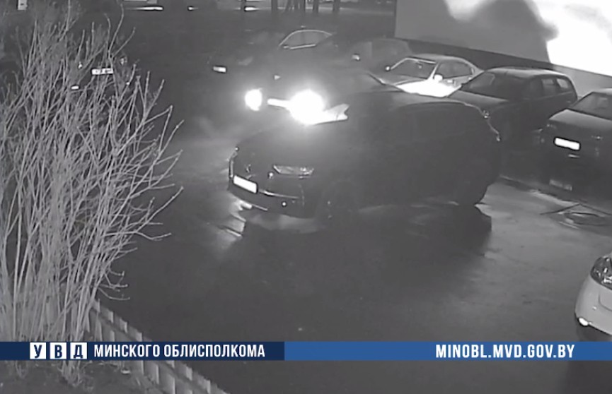 В Борисове пьяный мужчина угнал машину друга и стал виновником ДТП